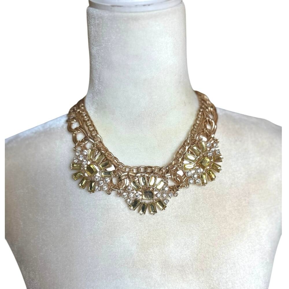 BCBG Maxazaria Flower Gold Chain Necklace, EUC
